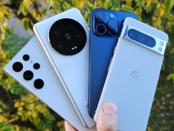 Samsung Galaxy S23 Ultra, Xiaomi 13 Ultra, Apple iPhone 15 Pro Max e Google Pixel 8 Pro in prova. Dispositivi di prova forniti da Google Germania e Trading Shezhen.