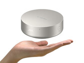 La versione da 64 GB costa circa 2.651 dollari in Cina. Nell’immagine: una foto promozionale che mostra le dimensioni compatte del mini PC.