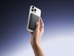PicoGo AM52 è dotato di ricarica wireless Qi 2.2 e di supporto alla ricarica via cavo da 45 W. Nella foto: un&#039;immagine promozionale del power bank. (Fonte: Baseus)