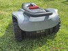 Parte posteriore del tosaerba robotizzato compatto
