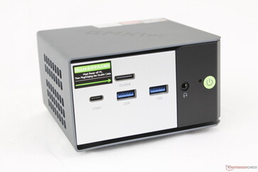 Anteriore: USB-C 4.0 con DisplayPort 1.4 + Power Delivery 3.0, 2x USB-A 3.2 Gen. 2 (10 Gbps), OcuLink (PCIe4 x4), auricolare da 3,5 mm, pulsante di accensione