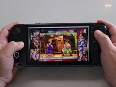 Palmare GPD Win 5 con Street Fighter III: 3rd Strike dalla Capcom Anniversary Collection. (Fonte immagine: The Phawx via YouTube)