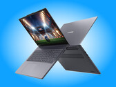 L'IdeaPad Slim 16IWC11 è disponibile nelle finiture Cosmic Blue e Luna Grey.