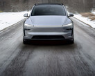 La nuova Tesla Model Y nel colore Quicksilver (Fonte: Tesla)