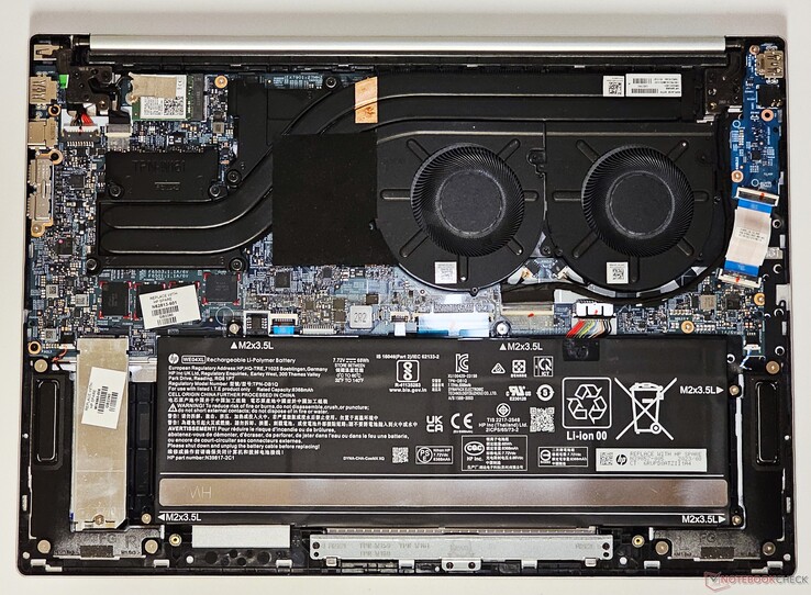 HP Pavilion Plus 16: Interno