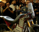 Royal Enfield ha portato un prototipo sporco della Himalayan Test Bed elettrica all'EICMA 2023 per attirare il pubblico più esigente. (Fonte: Royal Enfield su YouTube)