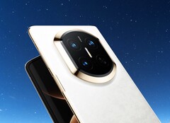 Si prevede che lo Huawei Mate X7 nella foto avrà un successore molto presto.