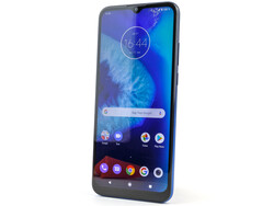 Recensione dello smartphone Motorola Moto G8 Power Lite. Dispositivo di test fornito da Motorola Germany.