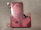 Una batteria per iPhone del 2024? (Fonte: Kosutami via X/Twitter)