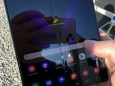 L'ultimo aggiornamento di Galaxy Z Fold2 lo porta in linea con le serie Galaxy S20 e Note 20. (Fonte: NotebookCheck)
