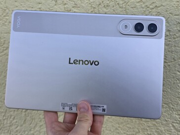 Lenovo Yoga Tab in recensione. (Fonte: Marcus Herbrich)