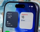 I prossimi flagship Android potrebbero ricevere un obiettivo frontale simile alla fotocamera Center Stage da 18 MP di Apple- con una risoluzione molto più elevata.