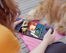 Il Capcom Classics Bundle include la trilogia originale di Resident Evil. Nella foto: un'immagine promozionale dello Steam Deck con la copertina della raccolta.