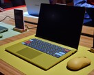 Il Lenovo IdeaPad Vibe 14 nella versione «Spicy Gold» con tasti personalizzati.