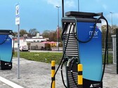 Due caricatori pubblici per veicoli elettrici nel Regno Unito (Fonte: Mer UK)