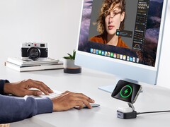 La stazione di ricarica magnetica pieghevole Qi2 2-in-1 di UGREEN è ora disponibile. (Fonte: UGREEN)