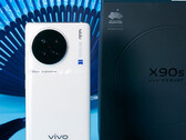 Il Vivo X90s nella versione bianca. (Fonte: Vivo)