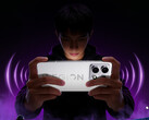 Legion Y70 2026 sarà commercializzato in Cina il 19 maggio. Nella foto: un'immagine promozionale che mostra l'opzione di colore bianco del telefono.