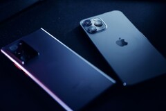 Quasi uno smartphone venduto su due è di Apple o Samsung.