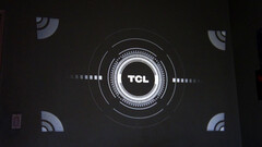 Il TCL C1 mette a fuoco automaticamente utilizzando un'immagine di linee radianti. (Fonte immagine: Notebookcheck)