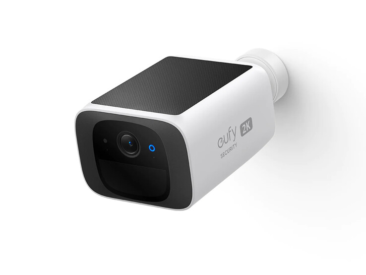 La eufy S220 SoloCam può essere ricaricata tramite un pannello solare integrato. (Fonte: eufy)