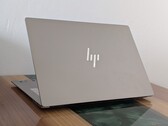 Il nuovo OmniBook Ultra 14 è dotato di un display OLED aggiornato a 120 Hz al posto dell'originale IPS a 60 Hz