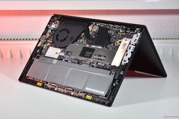 Lenovo ThinkPad P14s Gen 6 AMD: Interno