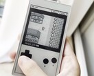 La terza stagione di “The Paper Boy” emula i giochi per Game Boy su un touchscreen E Ink.