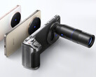 Il Vivo X300 Pro con l'accessorio del kit fotocamera collegato. (Fonte immagine: Vivo - modificato)