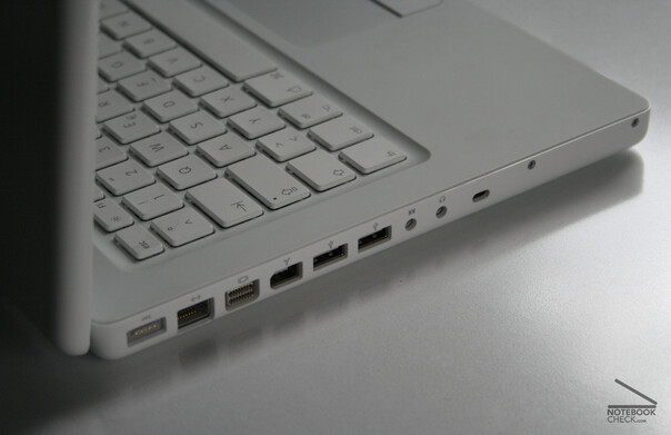 Ancora oggi, il MacBook del 2006 di Apple può essere usato per fare cose banali, grazie alla sua CPU x86 (fonte: Notebookcheck)