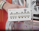 Il modulo Dock dell'alimentatore Thermaltake Dockpower FI.