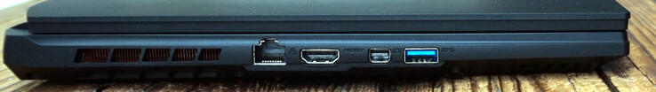 Sinistra: LAN a 2,5 Gbit, HDMI, DisplayPort, USB-A (5 Gbit/s)