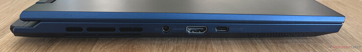 A sinistra: alimentazione, HDMI 2.1, USB-C 3.2 Gen.2 (10 GBit/s, modalità DisplayPort ALT, Power Delivery)