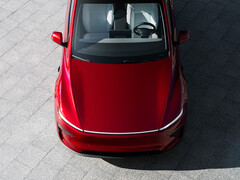 La nuova Model Y 2026 nel colore Ultra Red. (Fonte: Tesla)