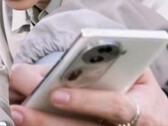 Uno smartphone "Reno11" in libertà(?). (Fonte: Digital Chat Station via Weibo)