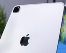 Un logo Apple fatto di vetro potrebbe introdurre la funzionalità di ricarica wireless nel nuovo iPad Pro del 2022 (Immagine: Daniel Romero)