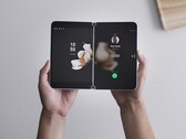 L'iPhone pieghevole seguirà il design di Surface Duo (Image Source: Microsoft)