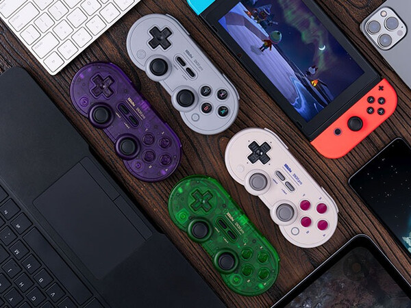 Il controller Bluetooth 8BitDo SN30 Pro è disponibile in quattro colori, due dei quali hanno un design traslucido. (Fonte: 8BitDo)