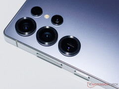 L'alba delle ammiraglie con batterie da oltre 7.000 mAh potrebbe presto mettere in ombra Galaxy S25 Ultra. (Fonte: Notebookcheck)