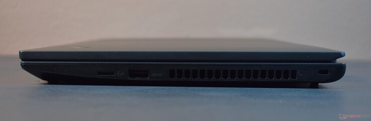 destra: microSD, USB A 3.2 Gen 1, slot Kensington lock
