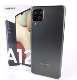 Recensione del Samsung Galaxy A12. Dispositivo di prova fornito da notebooksbilliger.de