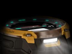 L&#039;Instinct Crossover AMOLED con la torcia LED attivata. (Fonte: Garmin)