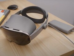 L'auricolare Project Moohan di Samsung sarà il primo dispositivo Android XR. (Fonte: Marques Brownlee/YouTube)