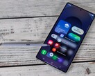 Samsung Galaxy S25 Ultra con S Pen che mostra il menu Air Command sullo schermo. (Fonte: Notebookcheck)