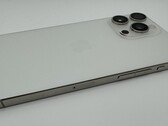 Un prototipo di iPhone con pulsanti Taptic. (Fonte: Apple Insider)
