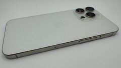 Un prototipo di iPhone con pulsanti Taptic. (Fonte: Apple Insider)