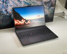 Recensione del Lenovo ThinkPad T16 Gen 5 AMD: Laptop business premium con display economico