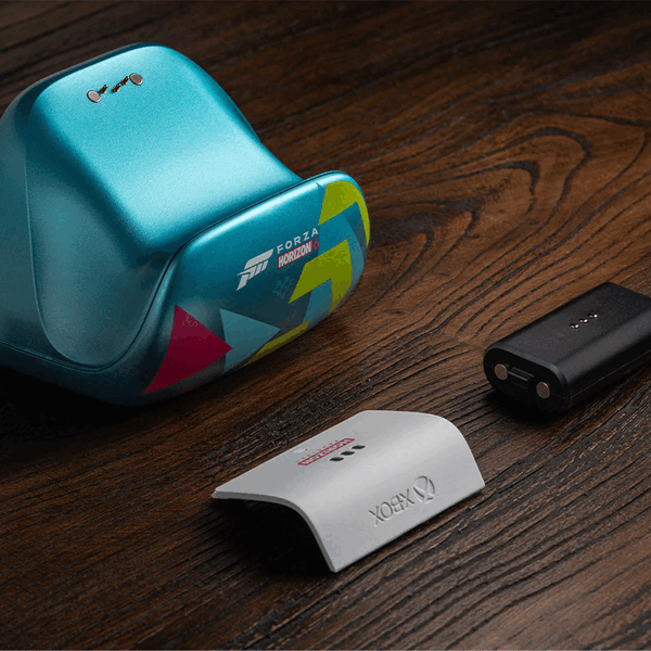 Il dock di ricarica 8BitDo Forza Horizon 6 è dotato di una batteria e di uno sportello per il controller wireless Xbox.