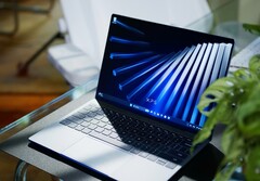 Si ritiene che il Dell XPS 13 offra prestazioni superiori rispetto al MacBook Neo, ma in alcune regioni è molto più costoso.