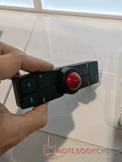 Trackball Keychron nera. (Fonte: Notebookcheck/Stephen Pereyra)